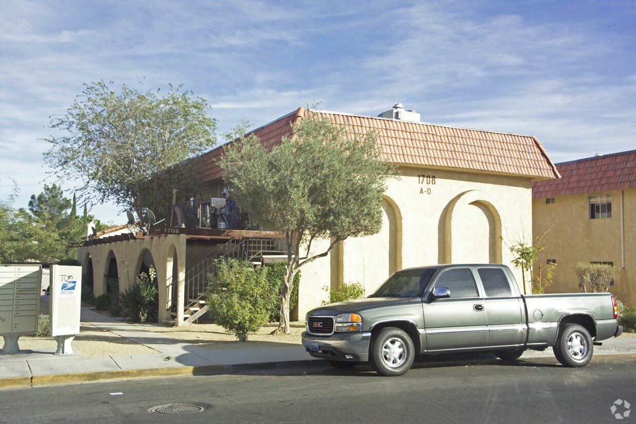 Building Photo - 1708 Cordoba Ln