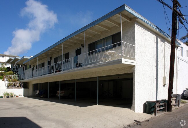 Foto del edificio - 126-130 Loma Vista St