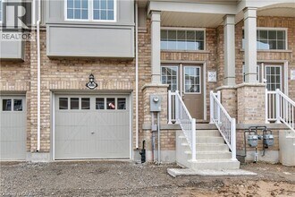 Building Photo - 4086 Canby St