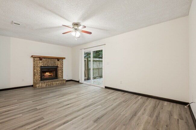 Building Photo - 1242 Chee Ln