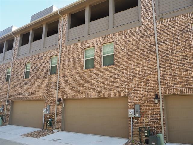 Building Photo - 2407 Klamath Dr