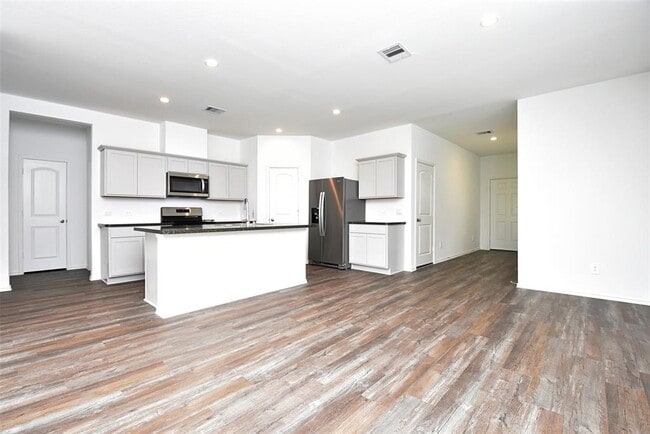 Building Photo - 24311 Saddlestone Green Dr