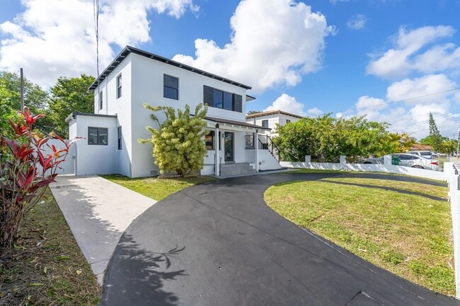 Photo - 130 SW 31st Ct House