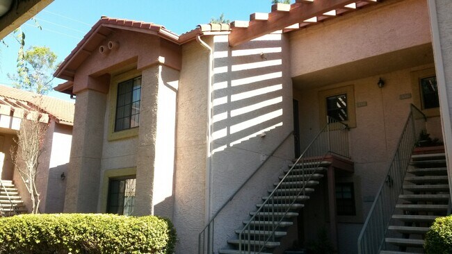 Foto del edificio - 2 bdrm, 2 bath 1050 SqFt, Carmel Mtn 2nd f...