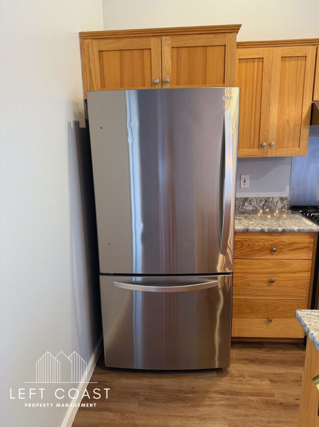 Foto del edificio - 6106 NE Oar Dr