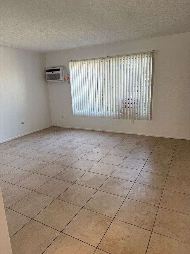 Living Room - 3529 W Cornelia Cir