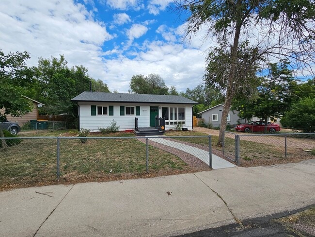 Building Photo - Quaint 3-Bedroom Home in Colorado Springs ...
