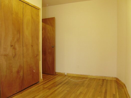 Building Photo - 327 E 108th St