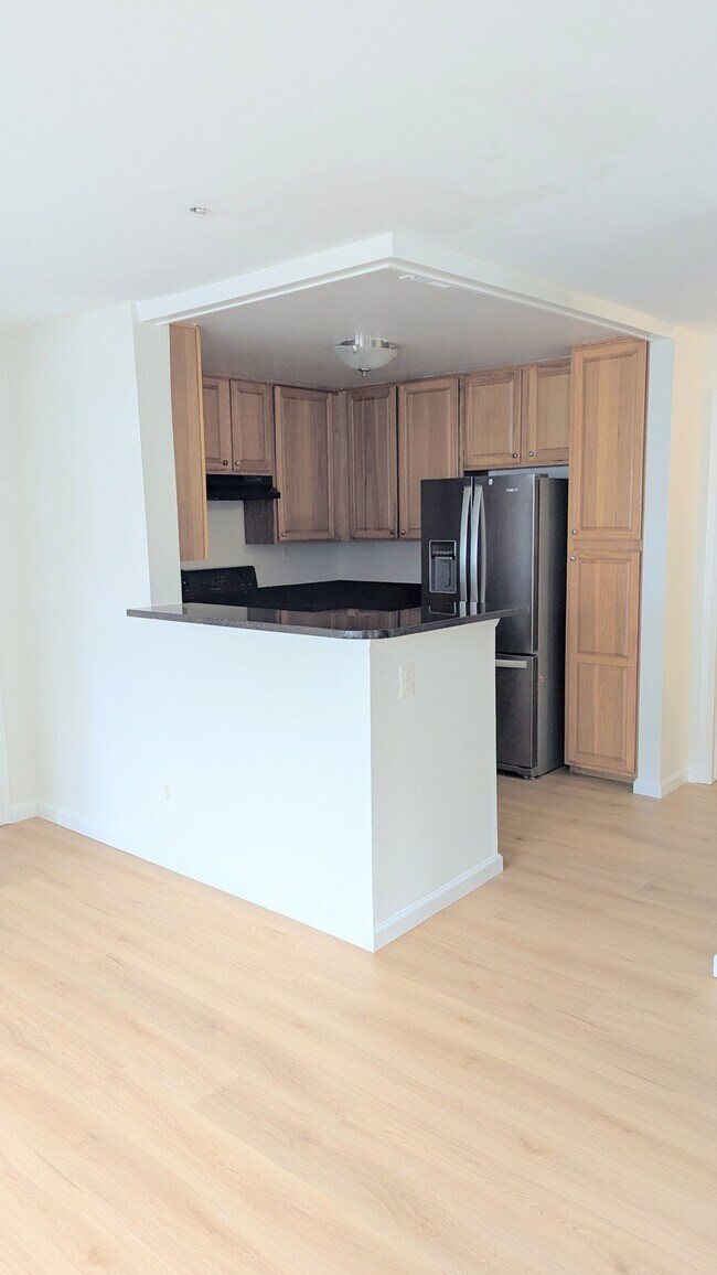 Sala de estar con cocina abierta - 9901 Boysenberry Way