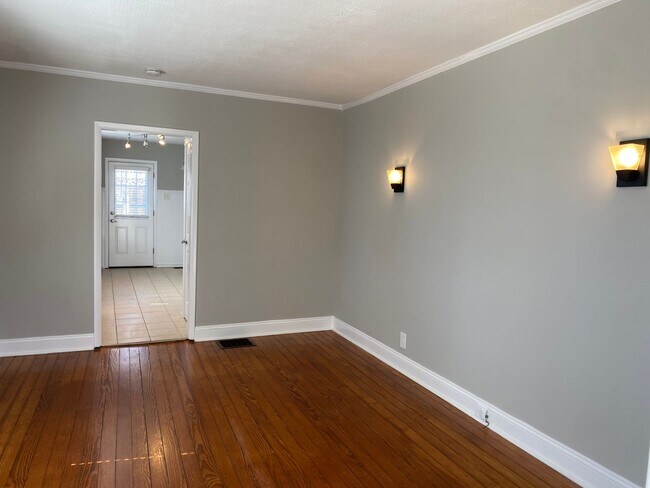 Foto del edificio - Must See Two Bedroom Home!