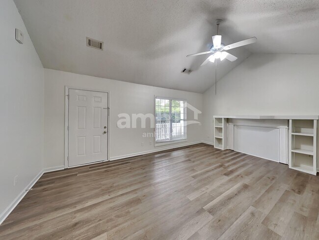 Foto del edificio - 412 Lokeys Ridge Rd