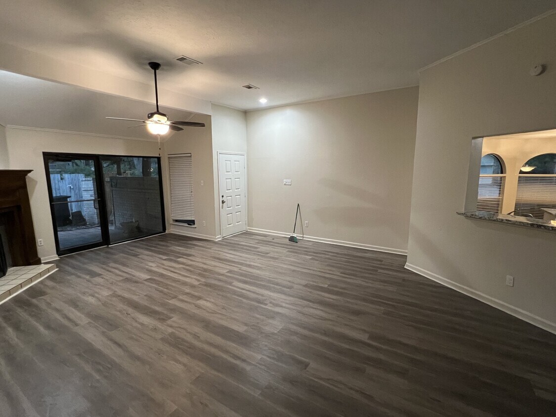 Building Photo - 1635 Ainsdale Dr