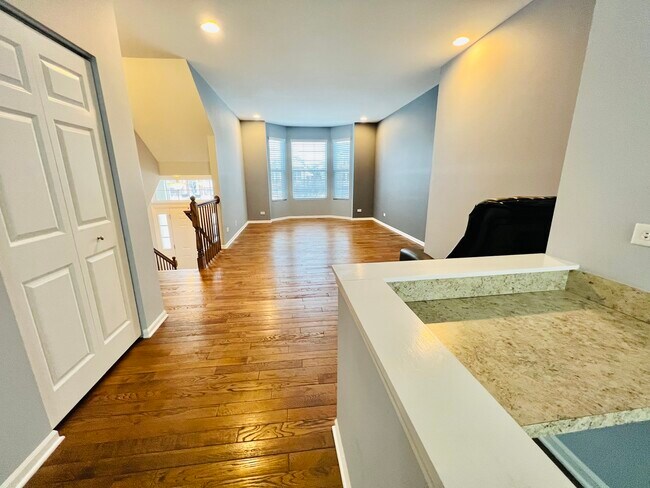 Building Photo - 6544 Lilac Blvd