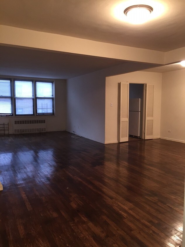 Primary Photo - 1305 E 18th St
