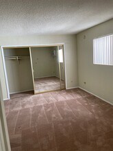 Building Photo - Jordan Tropicana Apartments