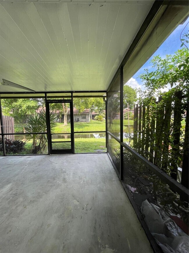 Foto del edificio - 3714 SW 69th Way