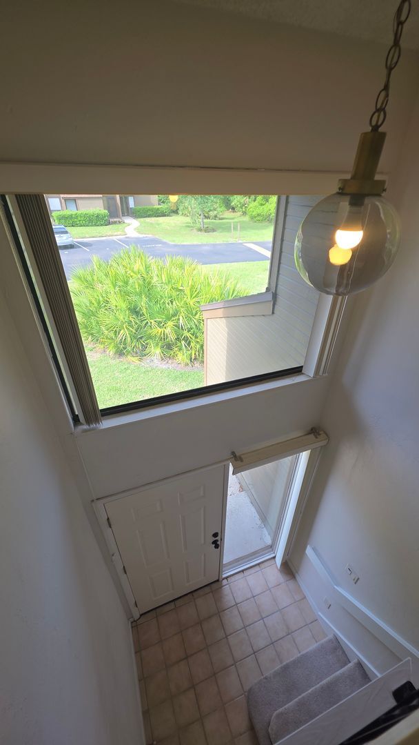 Foto del edificio - Beautiful Pond Front 2 Bedroom 2 Bath Townhome in the Wood Haven Community