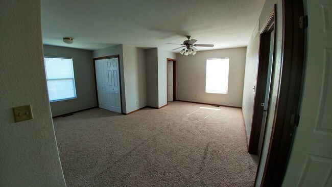 upper level living room - 2320 Vineyard Cir