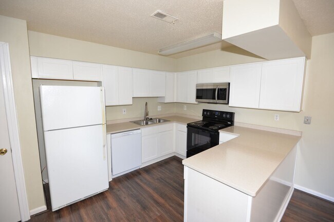 Foto del edificio - Condo Living by the Coast