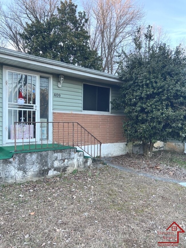 Building Photo - 409 Donaldson Rd