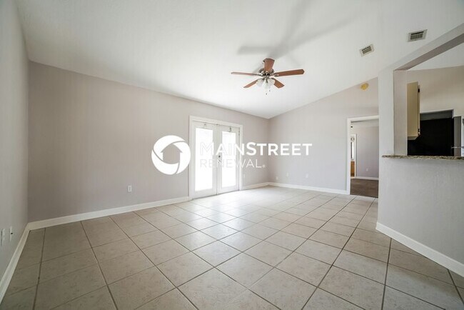 Building Photo - 3 Bedroom Pet-Friendly Home in Deltona, FL...