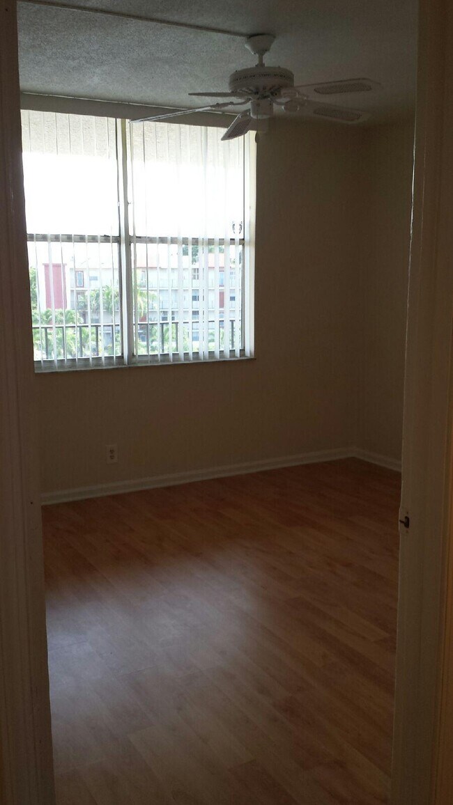 Foto del edificio - 14723 Cumberland Dr