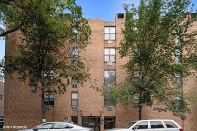Building Photo - 800 W Lill Ave