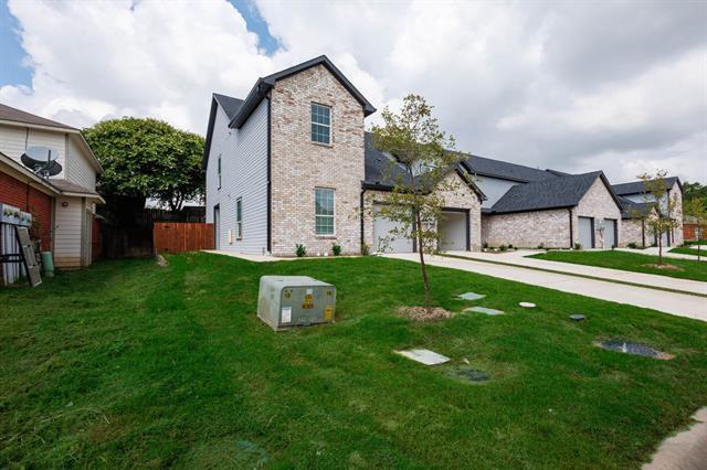 Building Photo - 3202 Wexford Dr