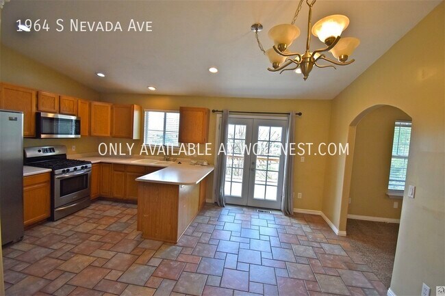 Foto del edificio - No Deposit Option! Ideal 4 Bedroom Provo Home