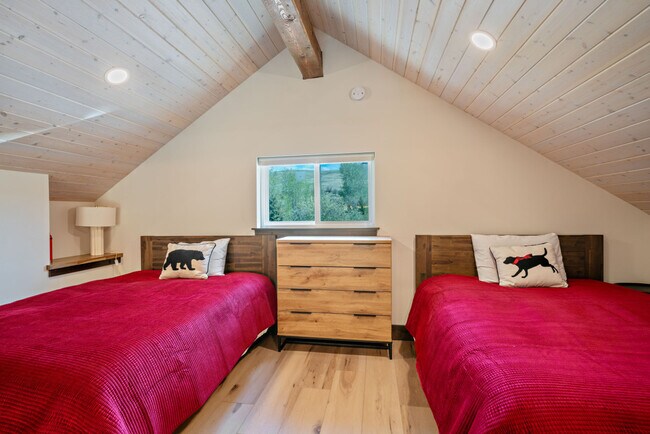 Foto del edificio - 17448 Wilson Creek Rd