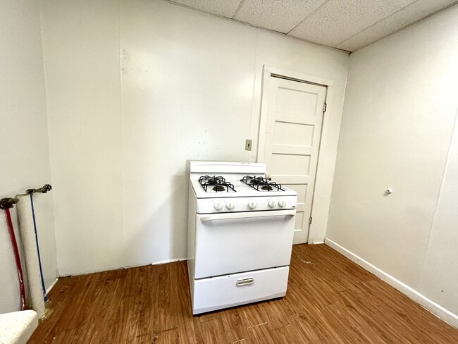 Building Photo - 116 4th Ave NW