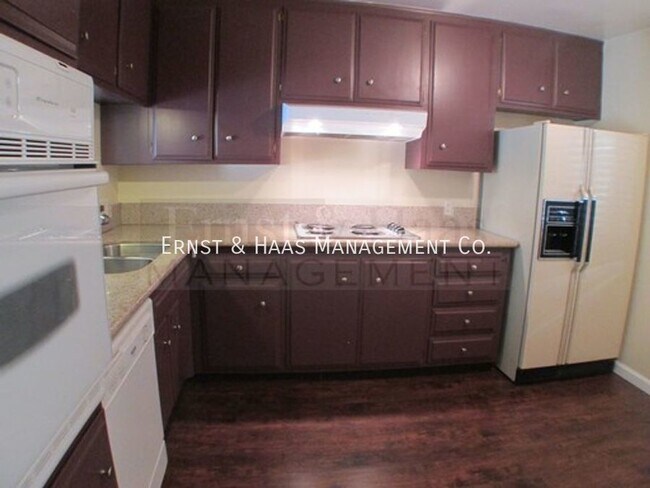 Building Photo - Prime Long Beach Condo 1 Block From the Oc...