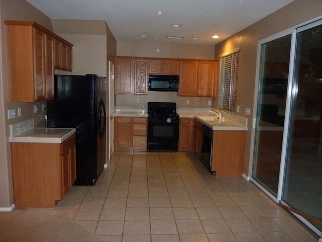 Photo - FOR RENT – Available January 10, 2026 House