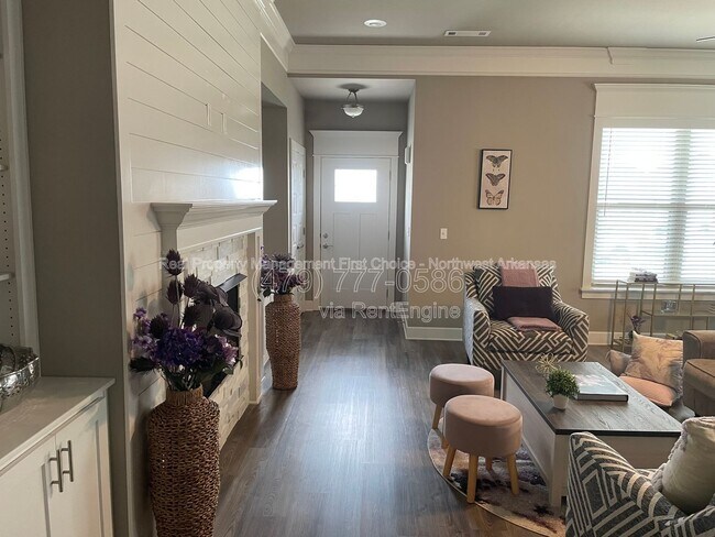 Foto del edificio - 1020 Trestle Ln