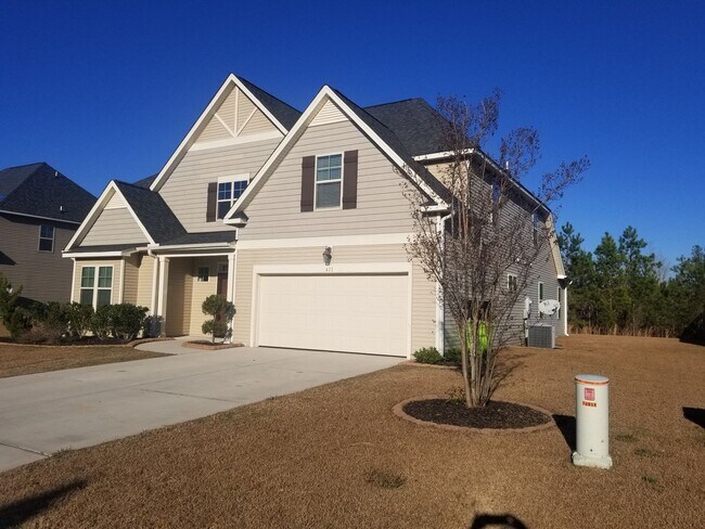 Foto del edificio - Large 4 Bedroom Home in Towne Pointe! Showings Coming Soon!!!