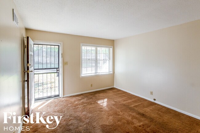 Building Photo - 1324 Eason Ave