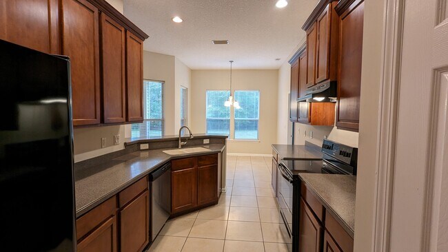 Building Photo - 5190 Johnson Lake Ct