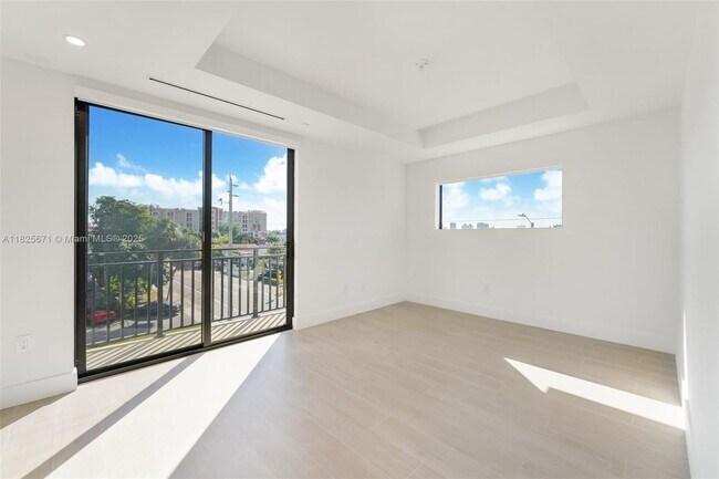 Foto del edificio - 3345 SW 22nd Ter
