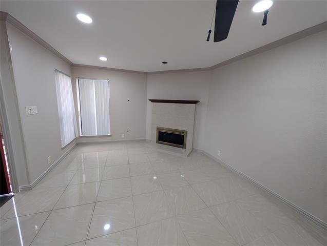 Foto del edificio - 6646 E Lovers Ln