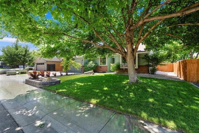 Foto del edificio - 3883 N Tumbleweed Pl