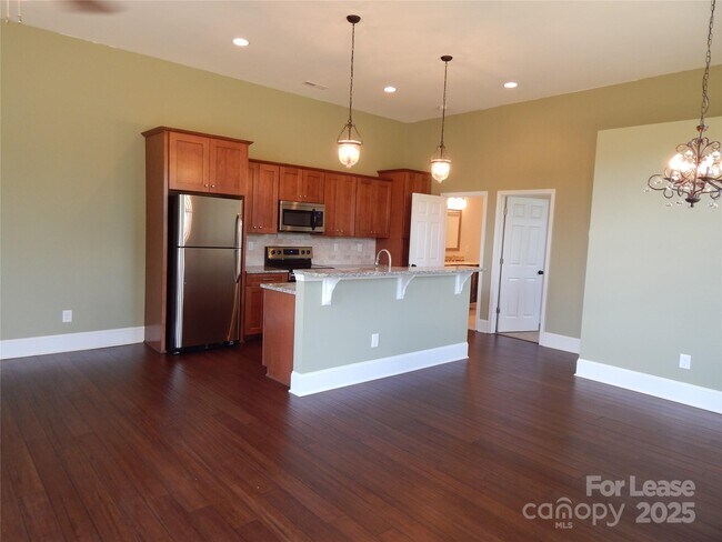 Foto del edificio - 5312 Davis Rd