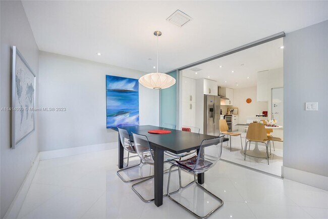 Foto del edificio - 151 Crandon Blvd
