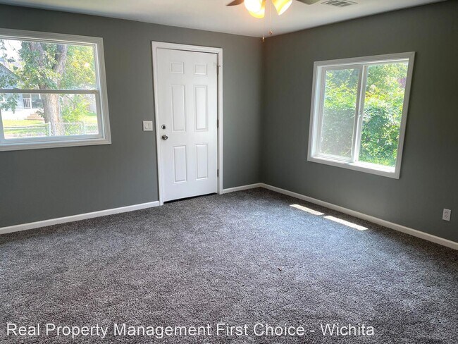 Building Photo - 3 br, 1.5 bath House - 407 N Kansas