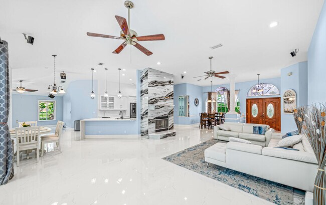 Foto del edificio - 15268 Orange Blvd