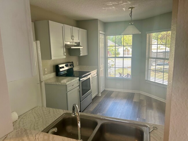 Building Photo - 2146 Fish Eagle St