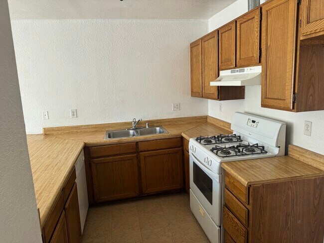 Foto del edificio - 13901 Caliente Dr