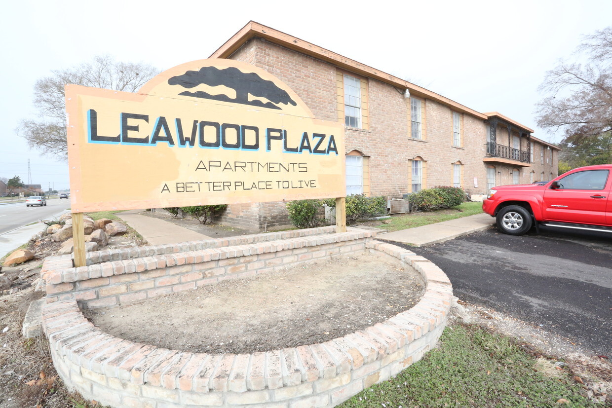 Primary Photo - Leawood Plaza Apartments