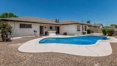 Building Photo - 1213 E Riviera Dr