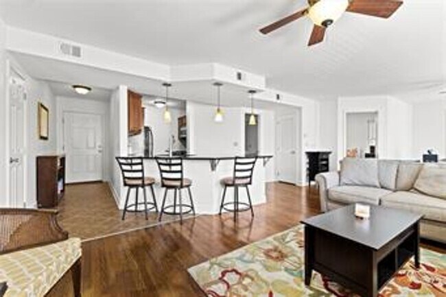 Foto del edificio - {4555 #205} Ponce De Leon Condo Available ...