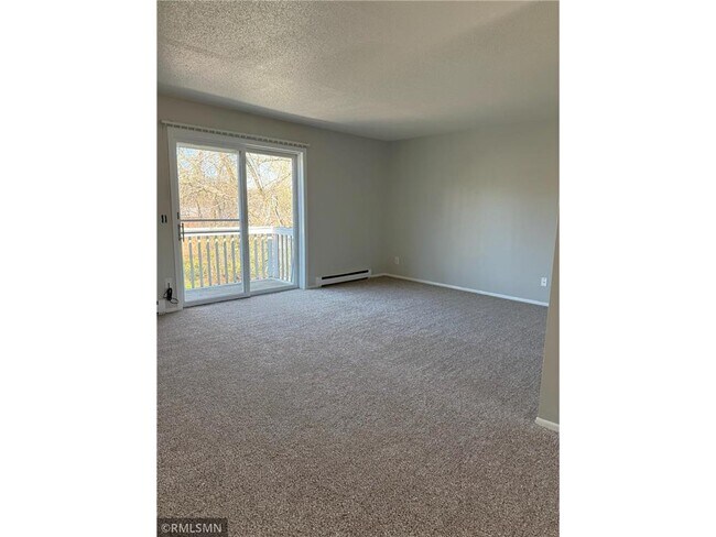 Foto del edificio - 880 E 6th St